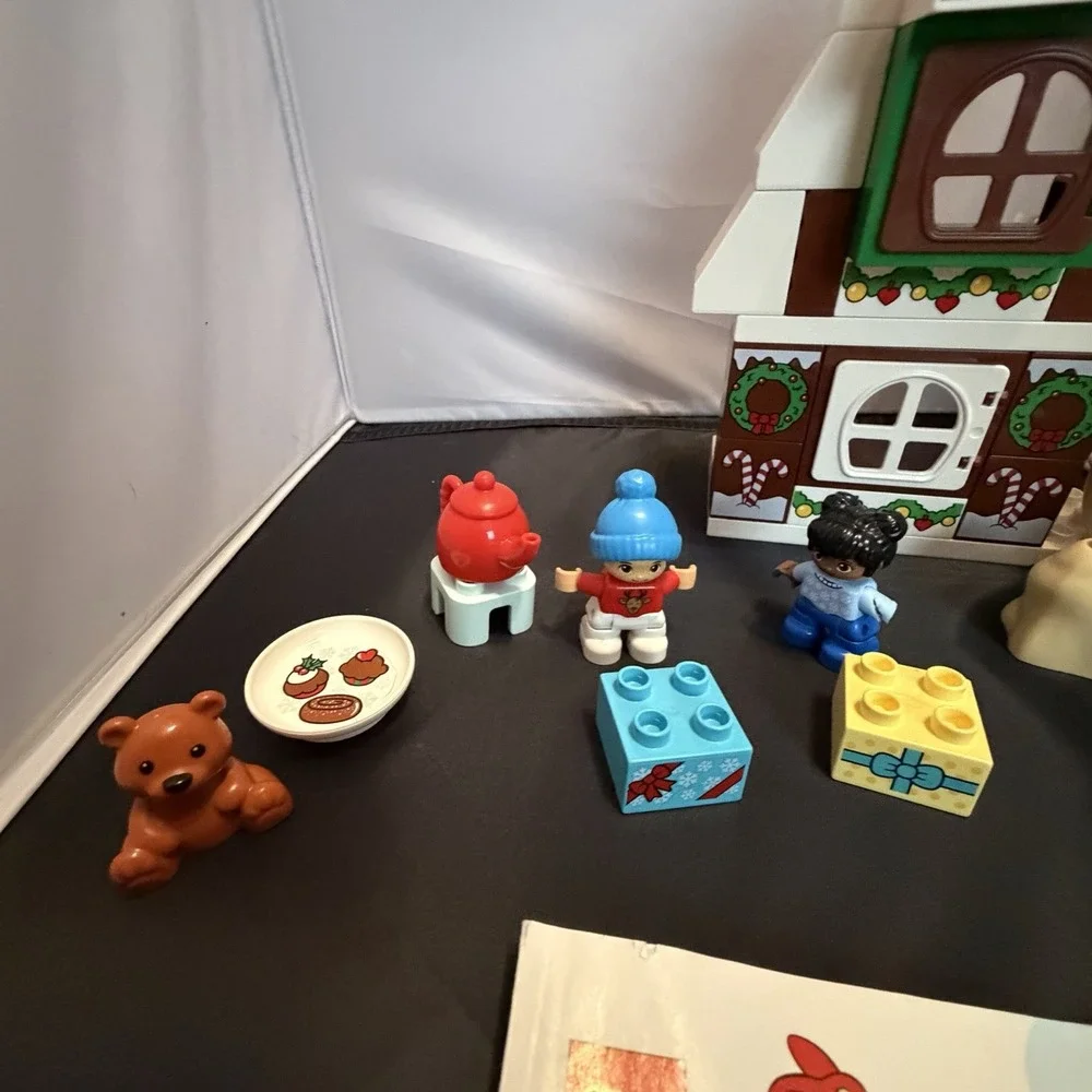 LEGO DUPLO 10976 Santa's Gingerbread House Christmas Set